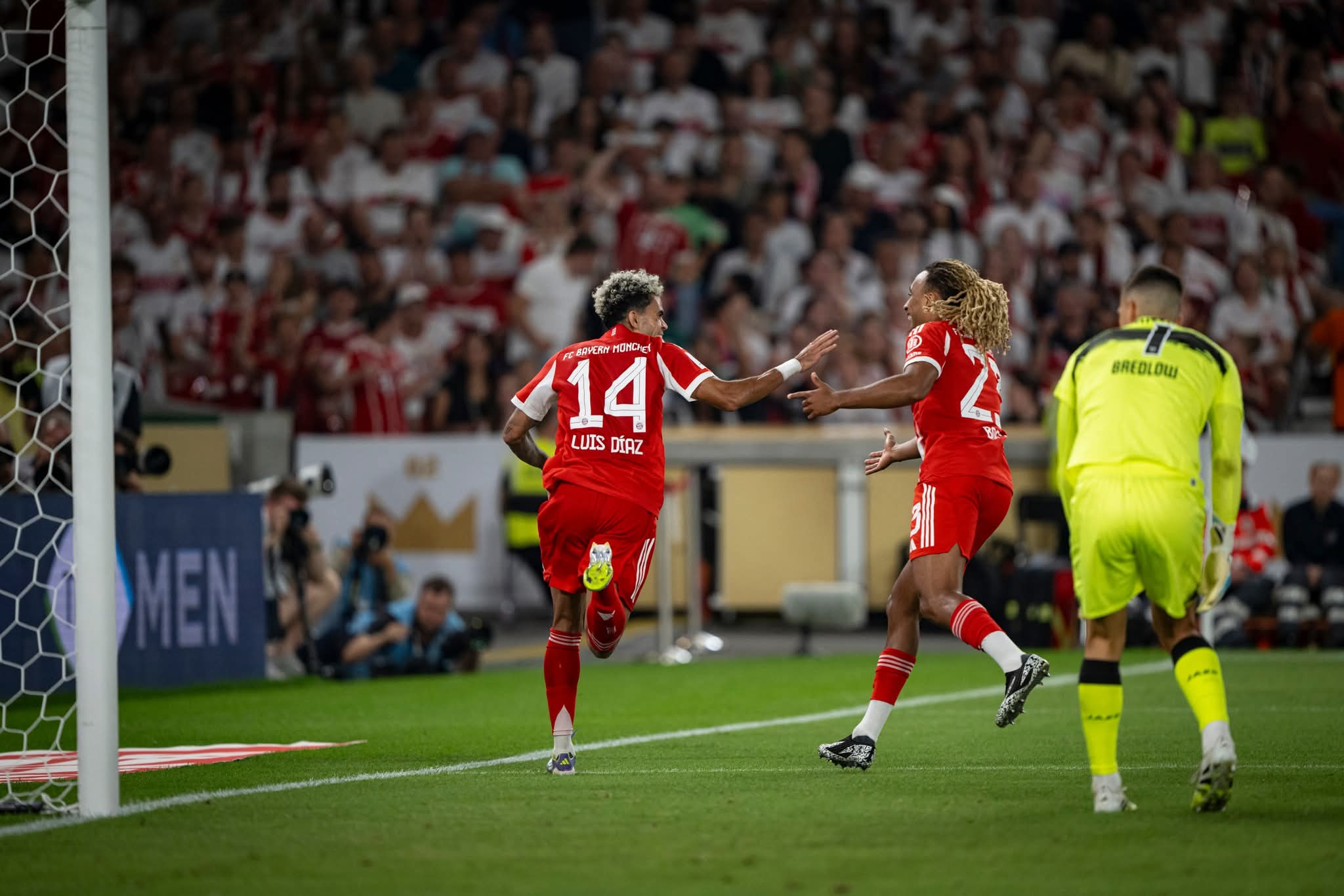 "Bayern Münhen" mövsümə kubokla başladı - FOTO