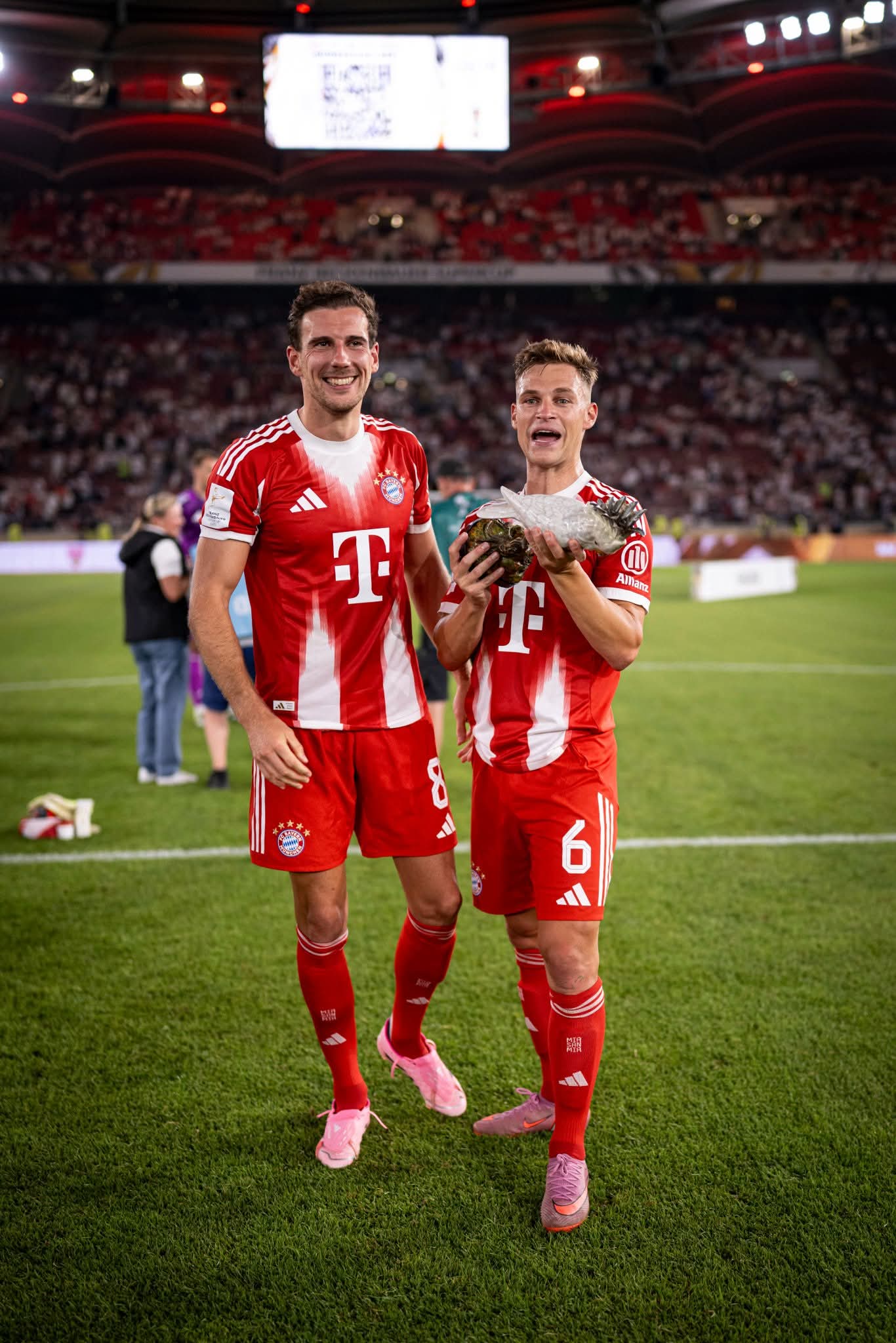 "Bayern Münhen" mövsümə kubokla başladı - FOTO