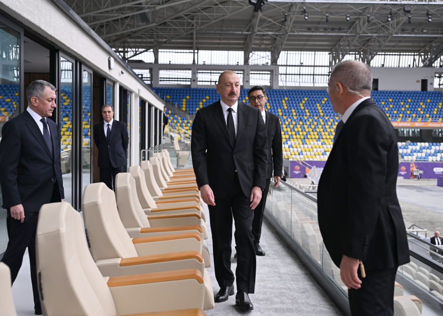 Prezident İlham Əliyev Gəncə şəhər stadionunun açılışında iştirak edib