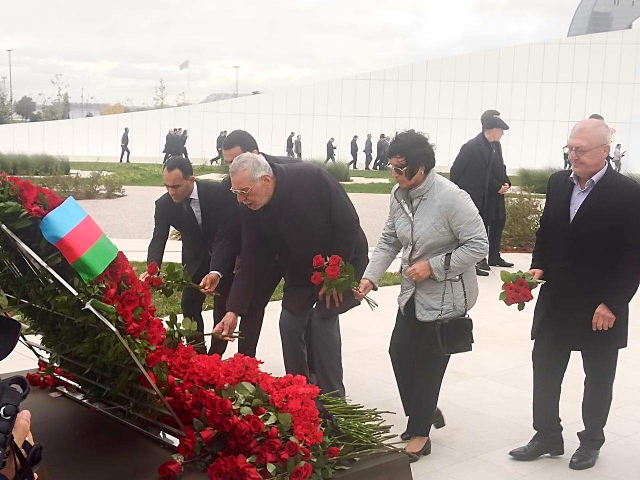 Milli Olimpiya Komitəsinin kollektivi Zəfər parkını ziyarət edib&nbsp;