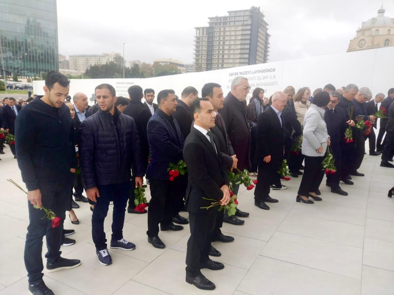 Milli Olimpiya Komitəsinin kollektivi Zəfər parkını ziyarət edib&nbsp;