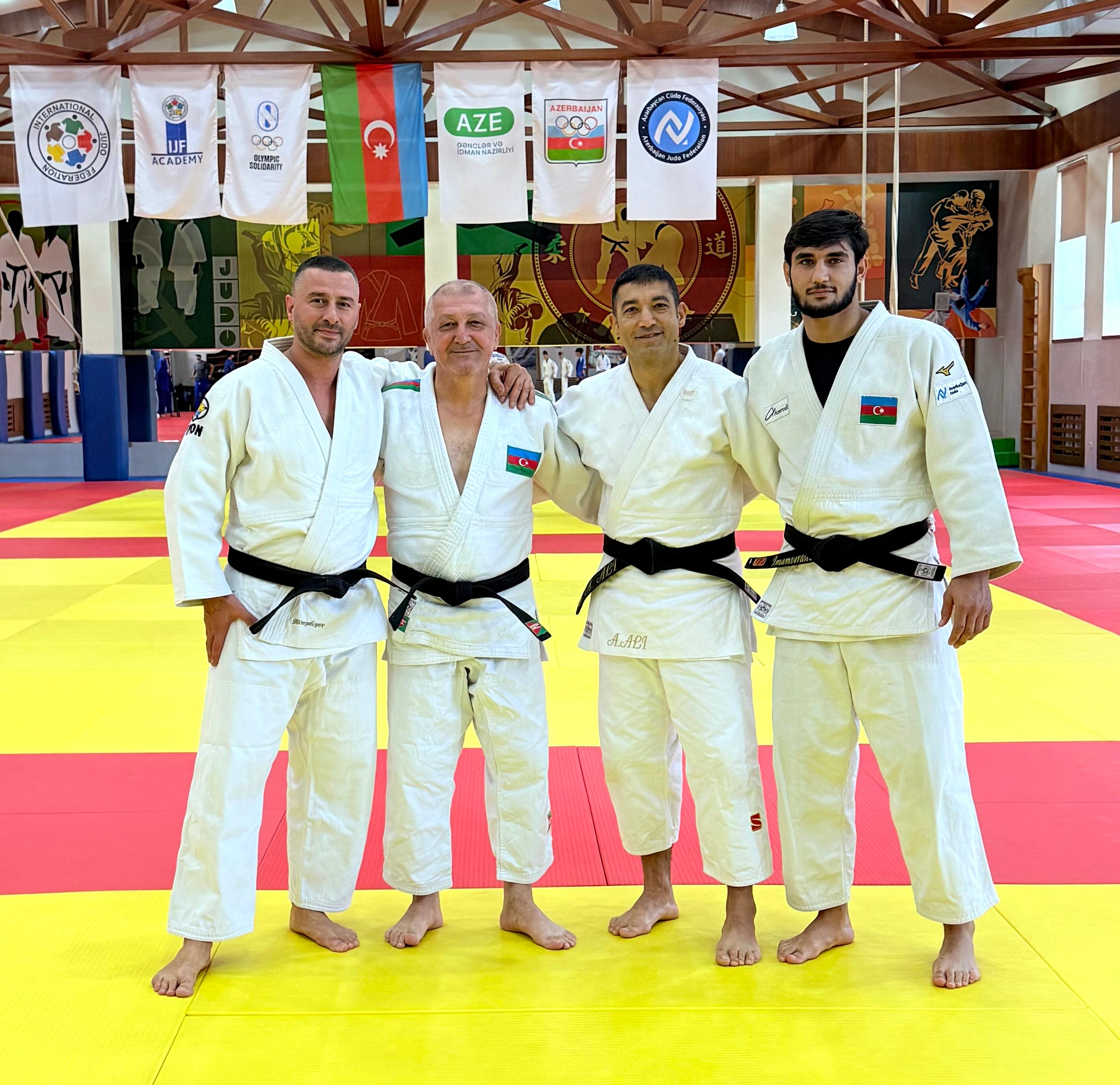 Çempionun&nbsp;qızıl medalı yeniyetmələrə motivasiya oldu
