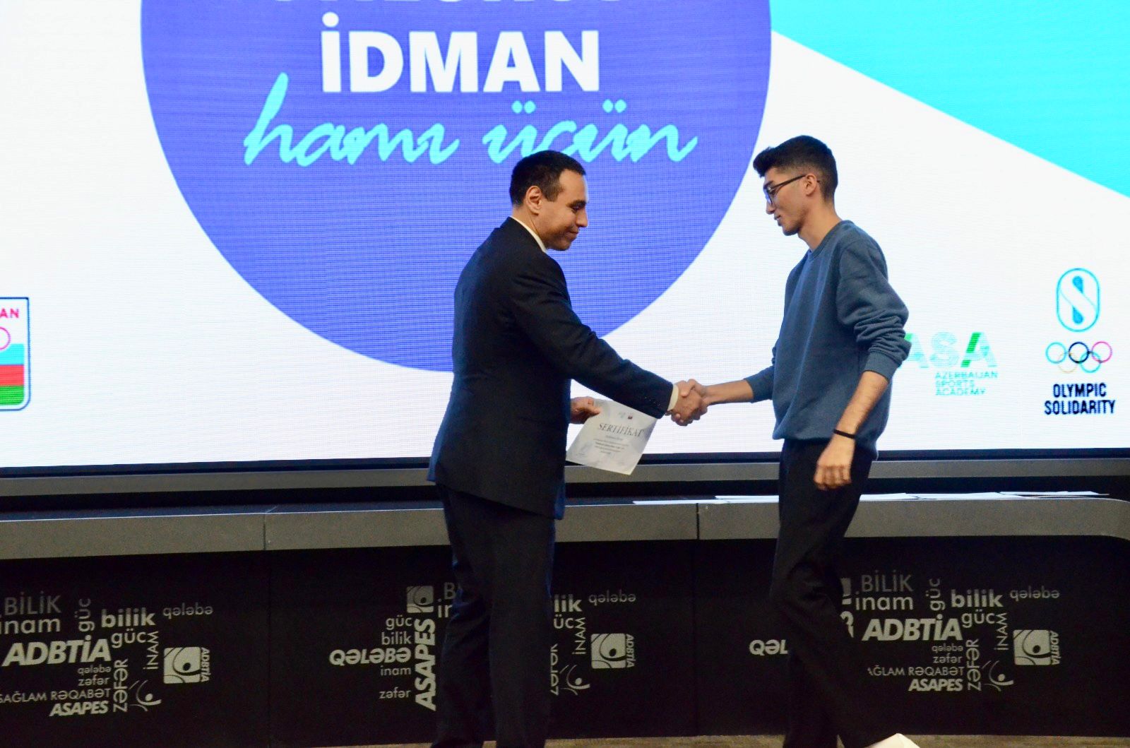&ldquo;Təhlükəsiz idman - hamı üçün&rdquo; mövzusunda keçirilən kurs iştirakçılarına sertifikatlar təqdim edilib&nbsp;