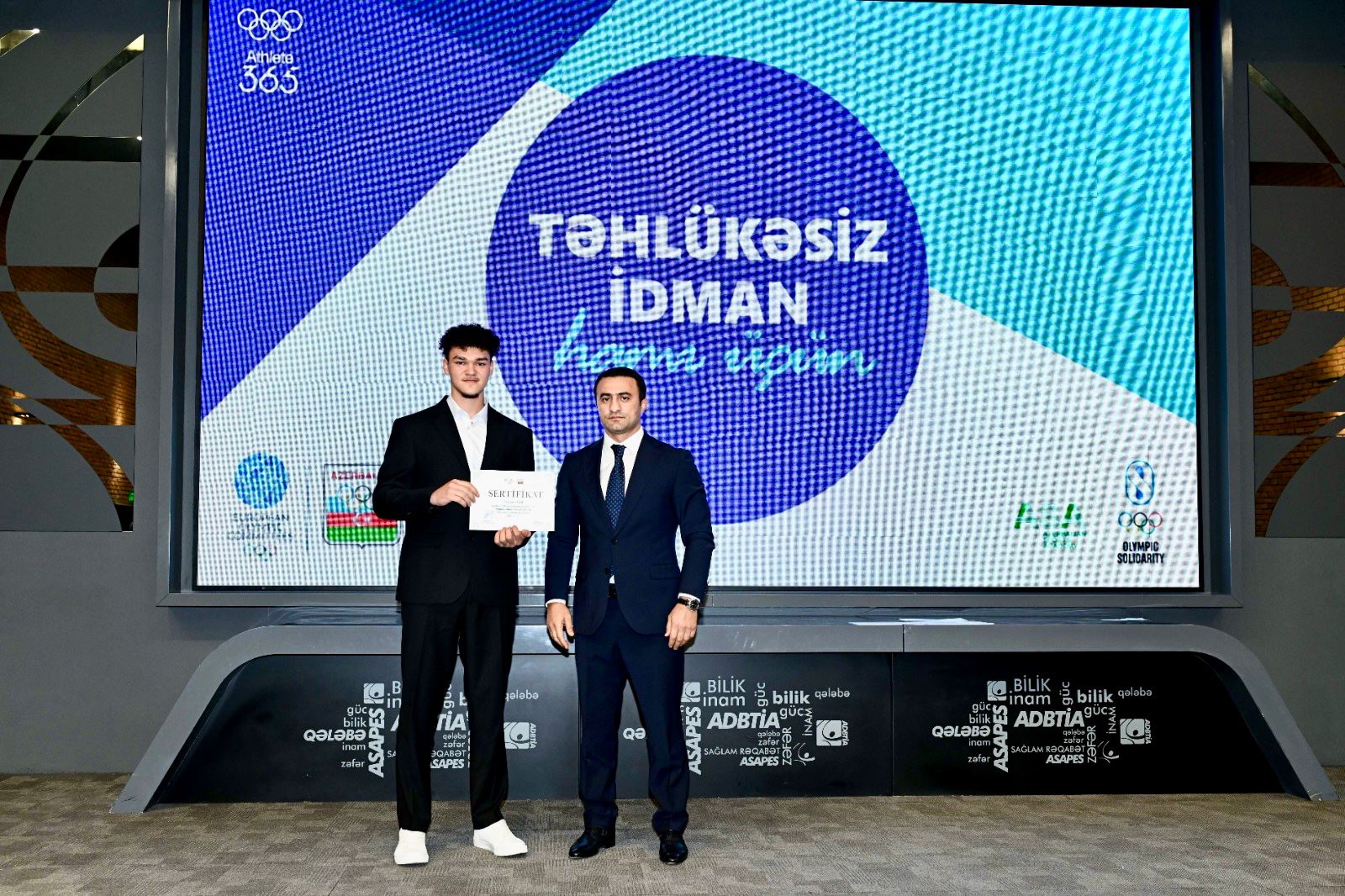 &ldquo;Təhlükəsiz idman - hamı üçün&rdquo; mövzusunda keçirilən kurs iştirakçılarına sertifikatlar təqdim edilib&nbsp;