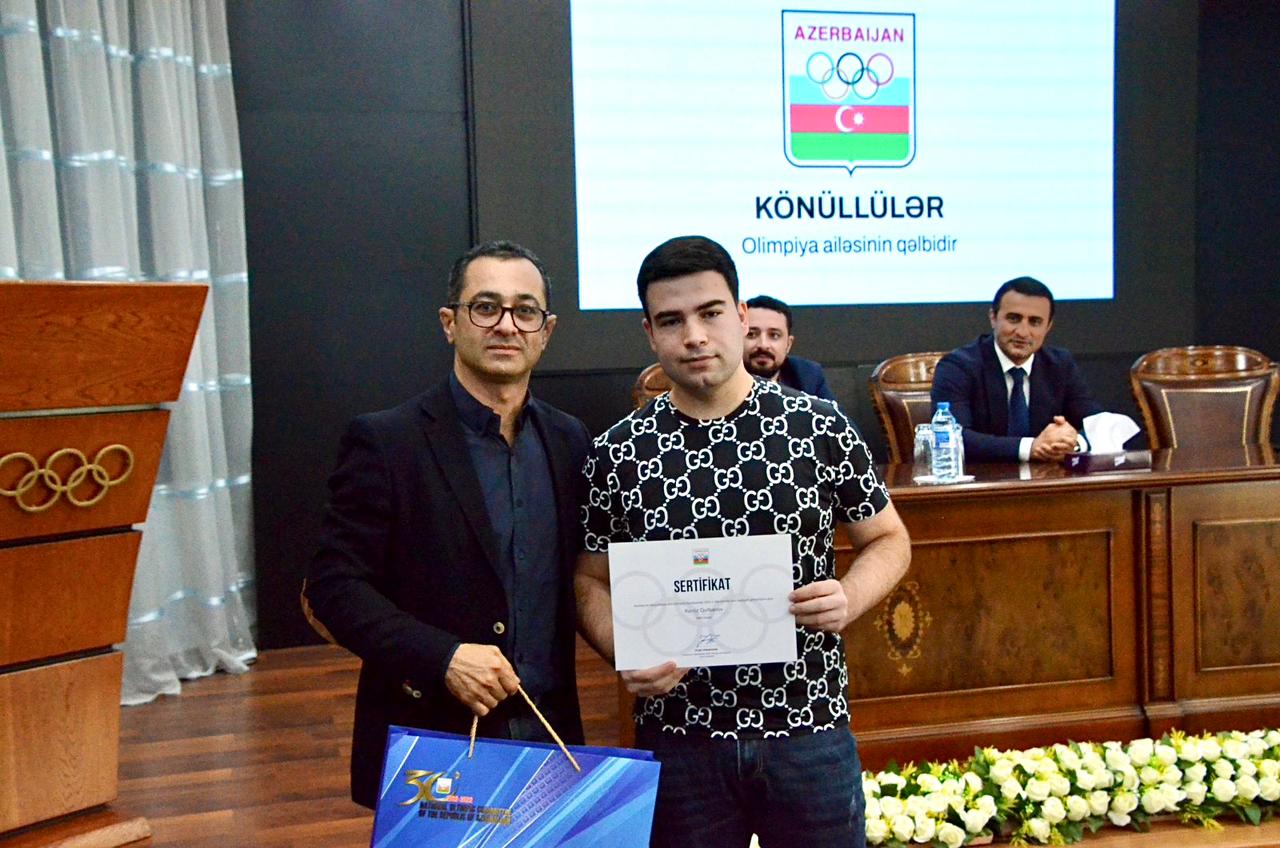 MOK-da idman könüllüləri ilə görüş olub