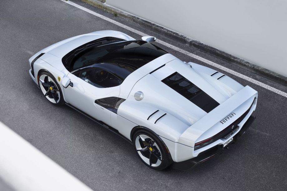 &quot;Ferrari&quot; dünyanı heyrətləndirməyə davam edir - FOTO