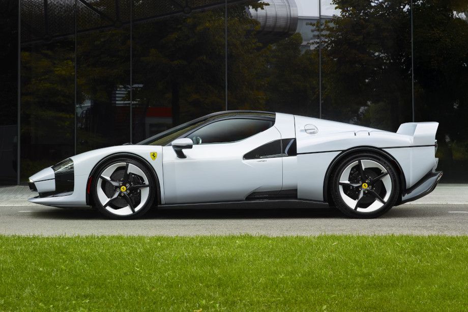 &quot;Ferrari&quot; dünyanı heyrətləndirməyə davam edir - FOTO
