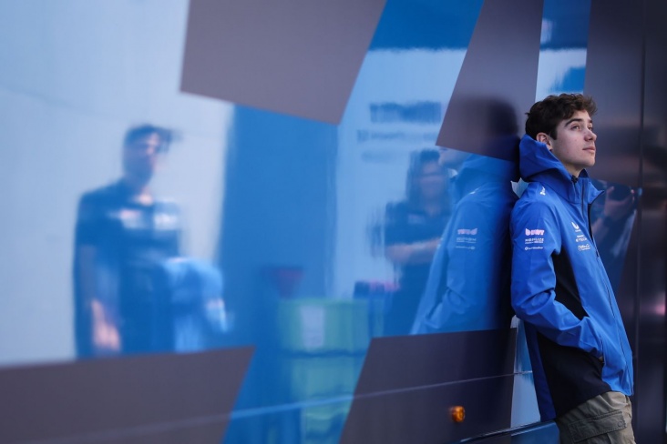 «Alpine» argentinalı pilotdan razıdır