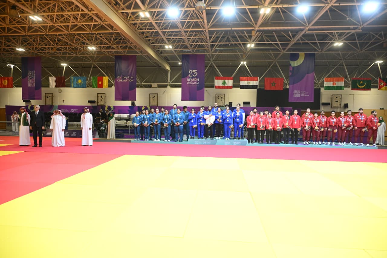 Çingiz Hüseynzadə mükafatlandırma mərasimində iştirak edib