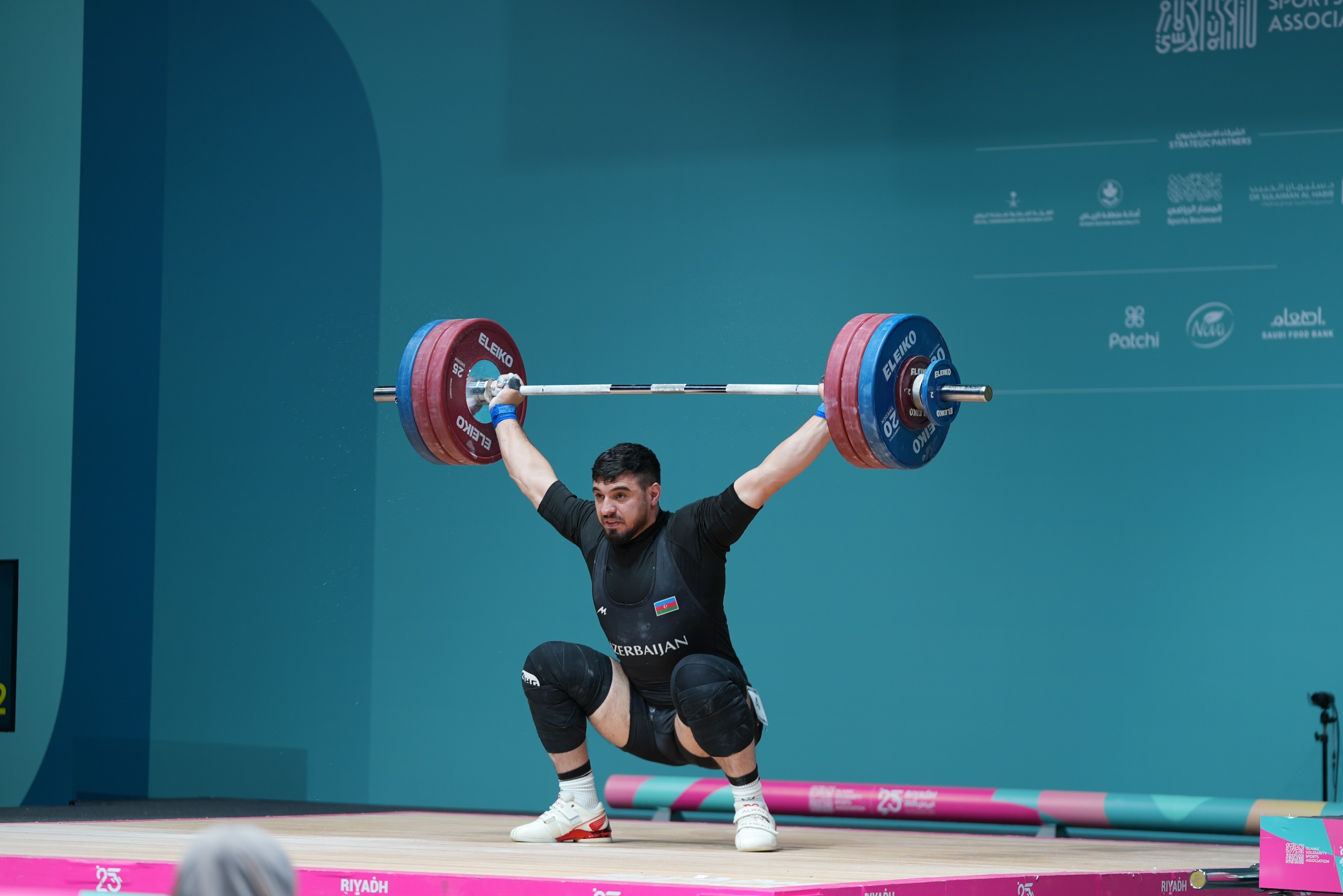 Ağırlıqqaldıranımız İslamiadada gümüş medal qazandı&nbsp;