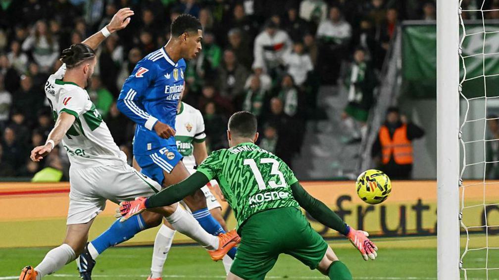 &quot;Real&quot; səfərdə xal itirdi, fərq minumuma endi