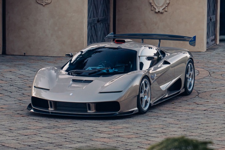 Superavtomobil Las Veqasda öz alıcısına qovuşdu - FOTO