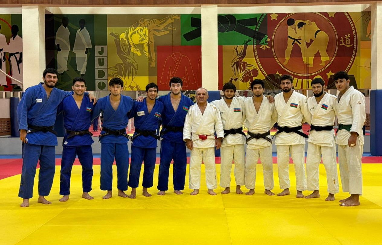 Liqa yarışlarının qalibləri ilə görüş keçirilib