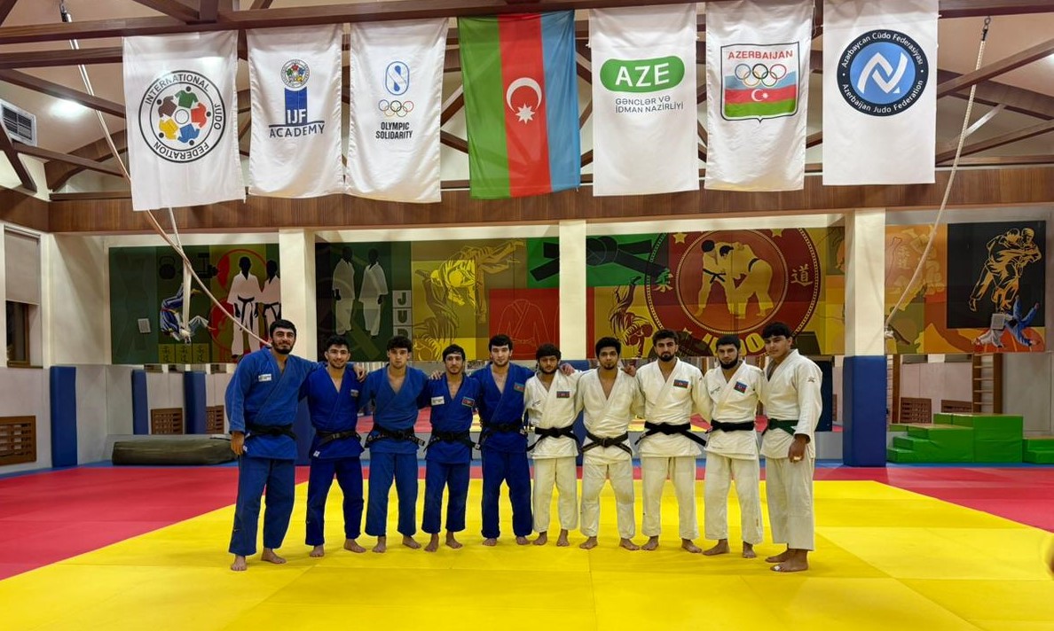 Liqa yarışlarının qalibləri ilə görüş keçirilib