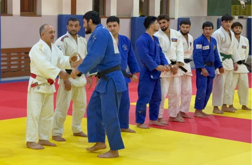 Liqa yarışlarının qalibləri ilə görüş keçirilib