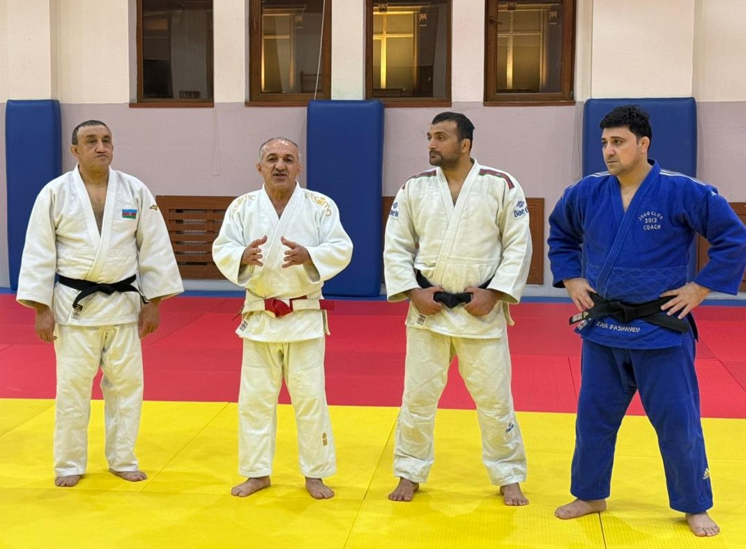 Liqa yarışlarının qalibləri ilə görüş keçirilib