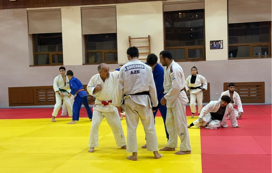 Liqa yarışlarının qalibləri ilə görüş keçirilib