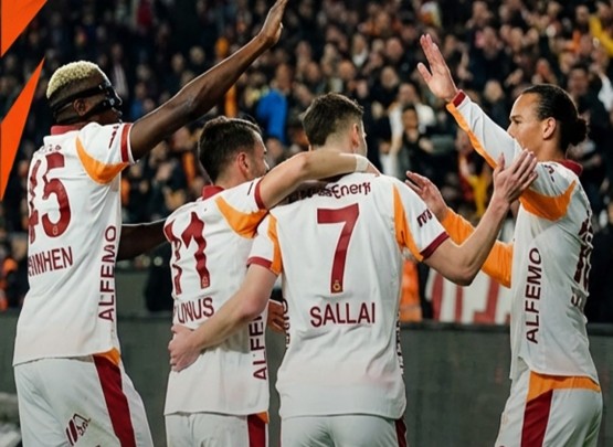 "Qalatasaray" liderliyini davam etdirir