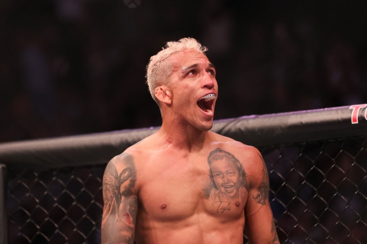 UFC çempionu yeni döymələrini göstərdi