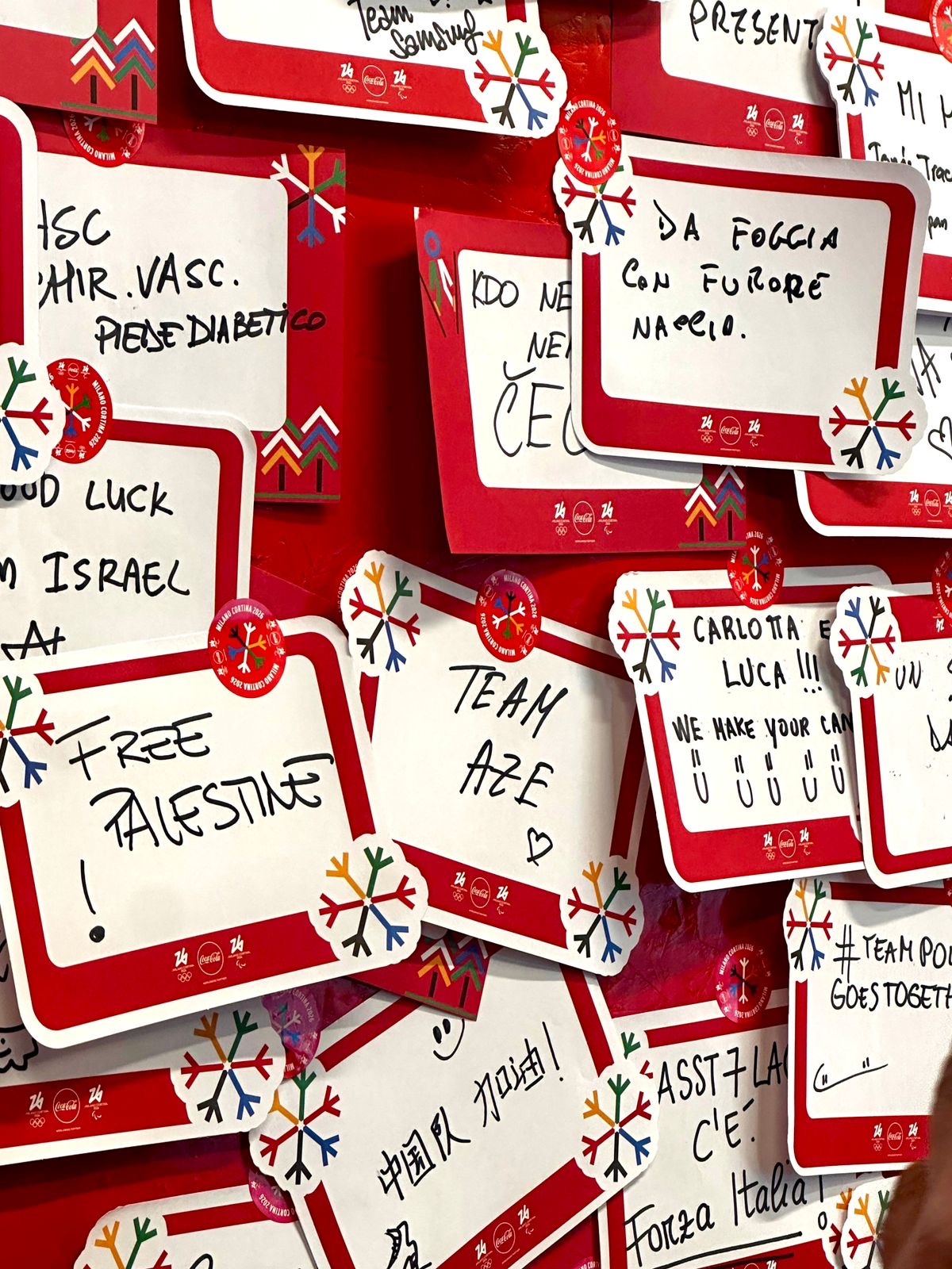 MOK RƏSMİLƏRİ MİLANDA ATLETLƏR KƏNDİNDƏ OLUBLAR