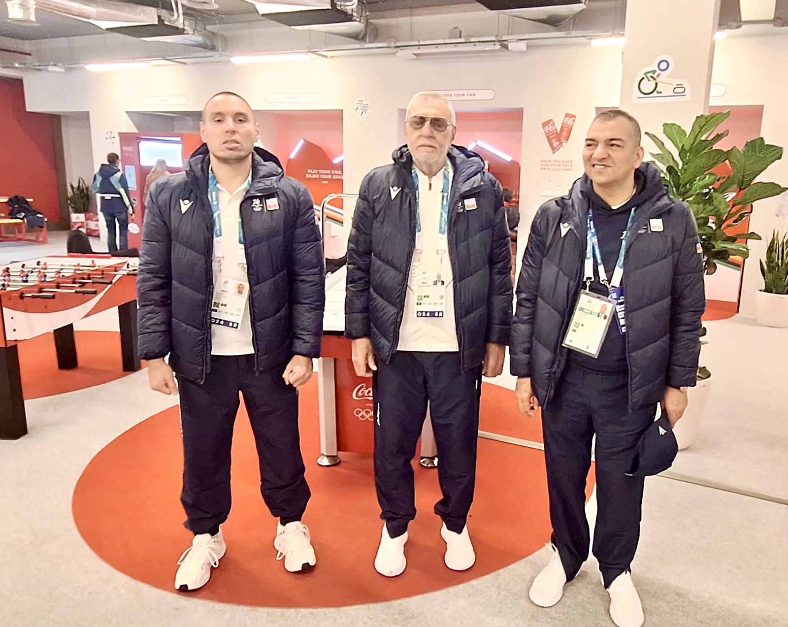 MOK RƏSMİLƏRİ MİLANDA ATLETLƏR KƏNDİNDƏ OLUBLAR