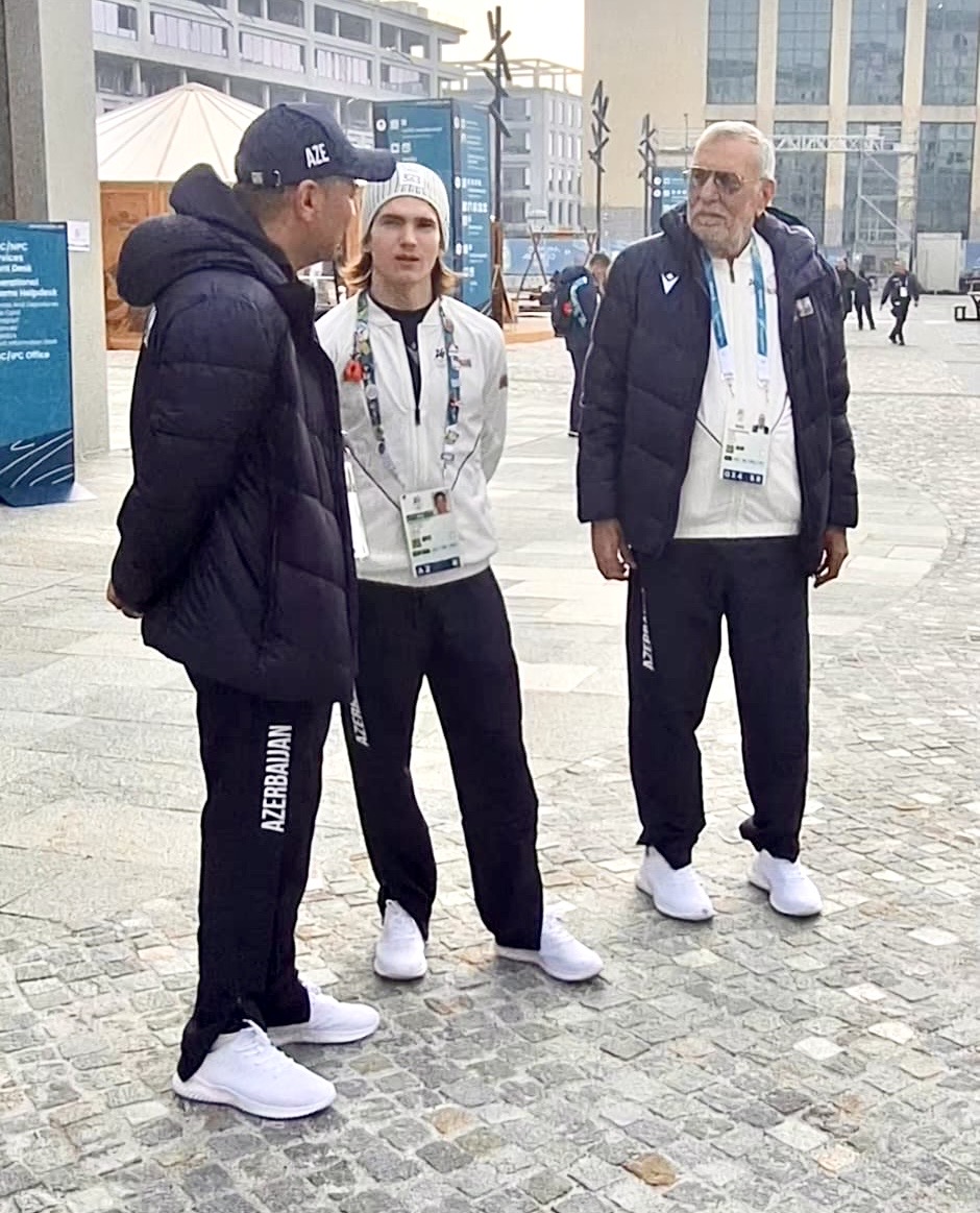 MOK RƏSMİLƏRİ MİLANDA ATLETLƏR KƏNDİNDƏ OLUBLAR