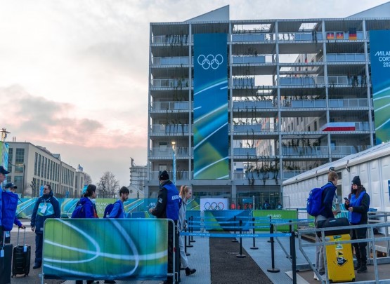 Kanada yığması Olimpiya kəndini tərk etdi