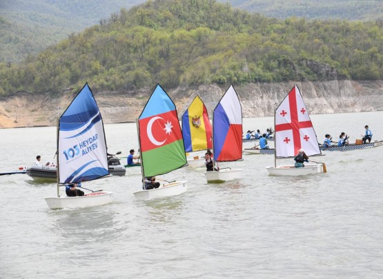Avarçəkmə və kanoe üzrə &ldquo;Prezident Kuboku 2026&rdquo; beynəlxalq reqatası ilk dəfə Sərsəngdə start götürüb