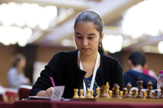 Dohada çempionluq uğrunda mübarizə gərginləşib