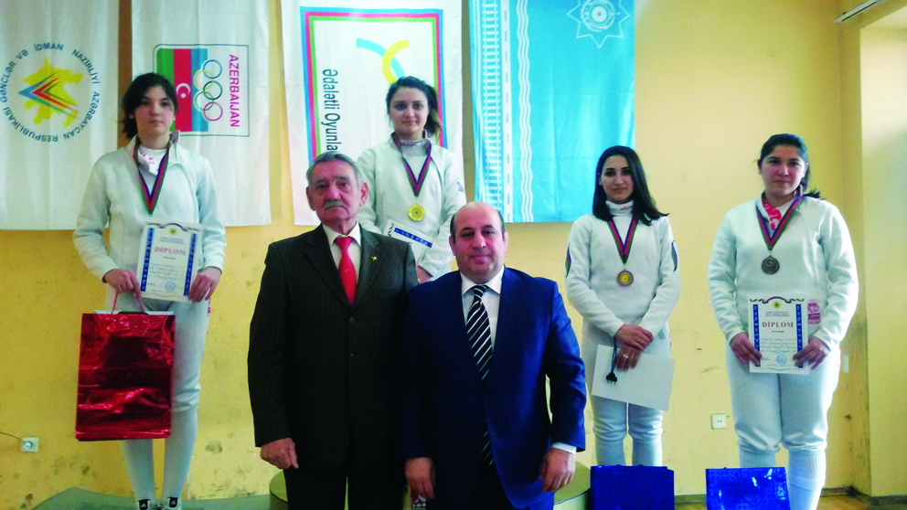 Açıq birincilikdə fərqlənənlərə mükafatlar təqdim edilib