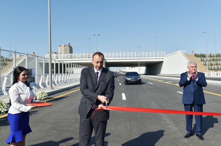 Azərbaycan Prezidenti İlham Əliyev Bakı Olimpiya Stadionu ətrafında inşa olunan yol-nəqliyyat infrastrukturunun açılışında iştirak edib