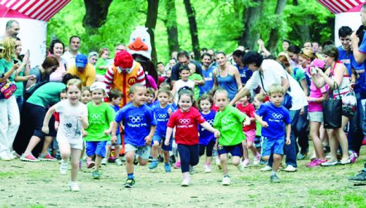 Serbiyalı idmançılar “Bakıya doğru” şüarı altında bir araya gəliblər