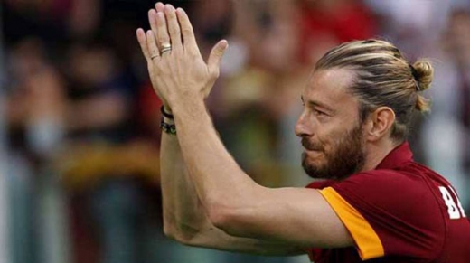 Karyerasına son qoyduğu üçün ağladı