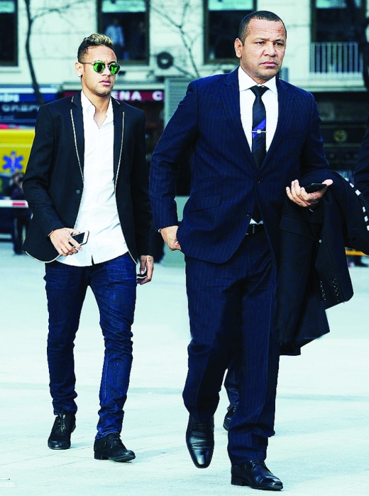 Neymar və atasına qarşı ittiham irəli sürülüb