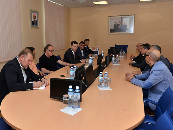 Baş katib Məşqçilər Komitəsi ilə görüşüb