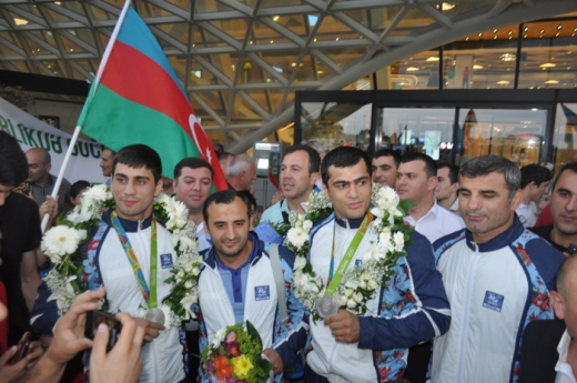 Olimpiya Oyunlarında uğurla çıxış edən cüdoçularımız vətənə qayıdıblar - FOTOLAR