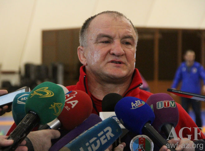 Qadın güləşçilərimiz mötəbər yarışa hazırlaşırlar