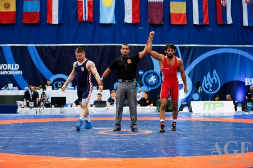 Güləşçilərimiz Macarıstanda 2 medal qazanıblar