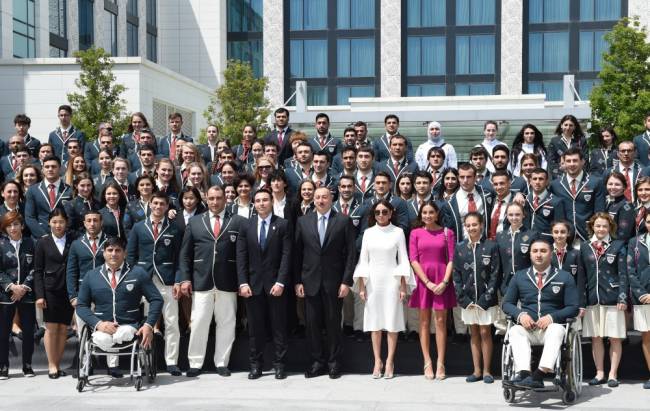 IV İslam Həmrəyliyi Oyunlarının qalib idmançıları, onların məşqçiləri və idman ictimaiyyətinin nümayəndələri ilə görüş keçirilib