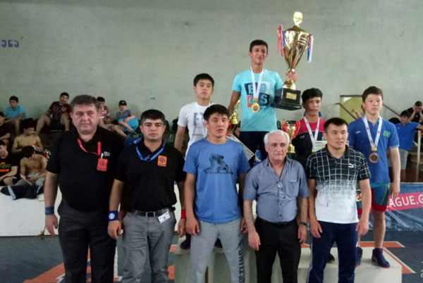 Gənc pəhləvanlar Rustavidə 4 medal qazanıblar