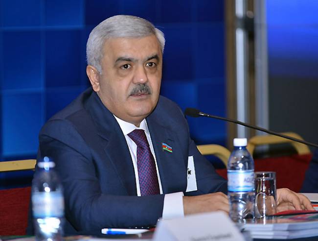 Rövnəq Abdullayev: «Bu nailiyyət Azərbaycan futbolunda böyük tarixin ilk sətirləridir»