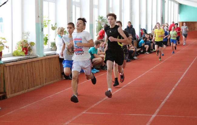 Fiziki idman növlərinin əsasında atletika dayanır