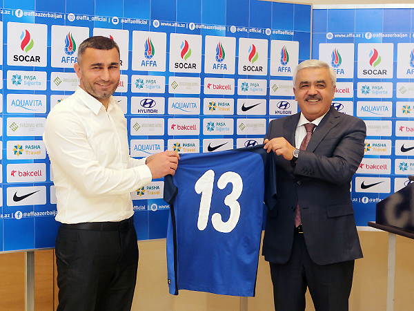 Qurban Qurbanov millimizin yeni baş məşqçisi oldu