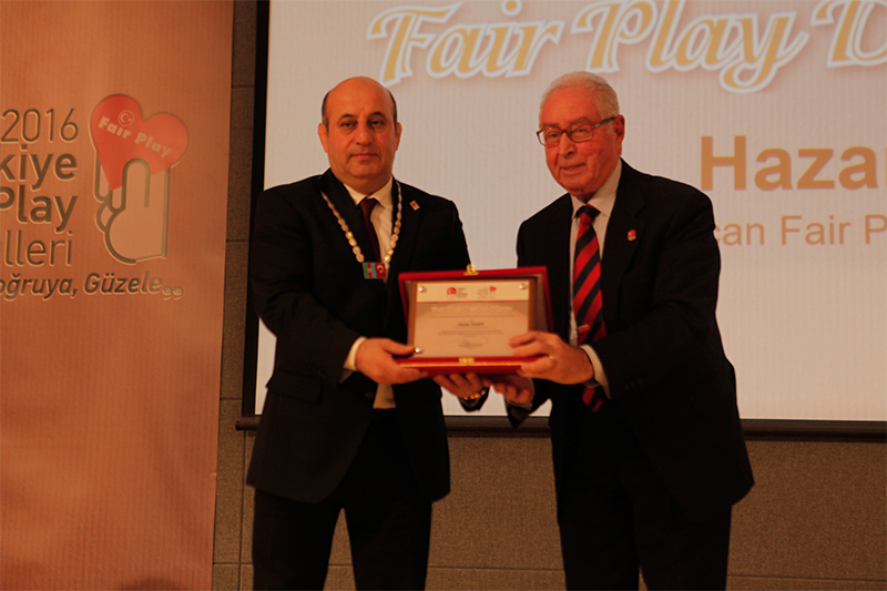 Xəzər İsayev Türkiyədə “Fair Play Dostluq Nişanı” ilə təltif edilib