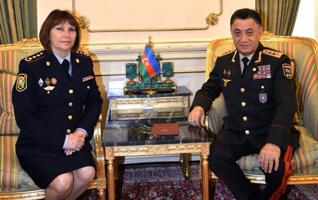 Ramil Usubov Zemfira Meftahəddinovanı mükafatlandırıb