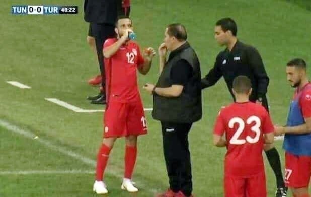 Futbolçular iftar açmaq üçün maraqlı yol tapdılar
