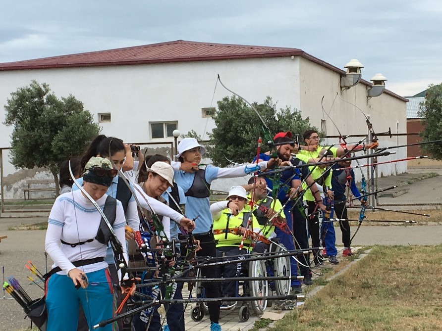 Kamandan oxatma üzrə çempionat başa çatıb