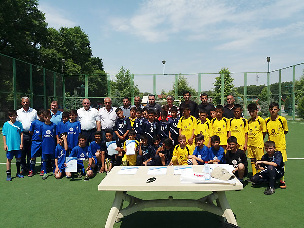 Uşaqlar arasında futbol turniri keçirilib