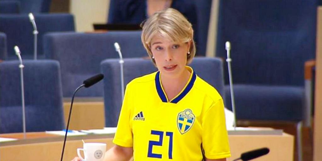 Nazirdən ölümlə hədələnən futbolçuya dəstək