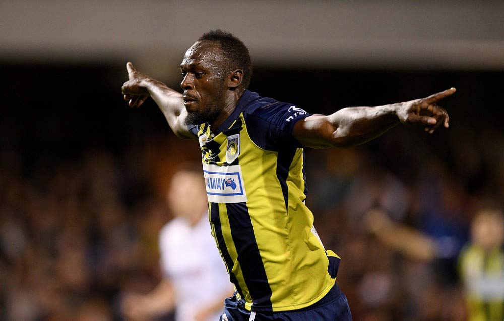 Useyn Bolt futbolçu karyerasını bitirib